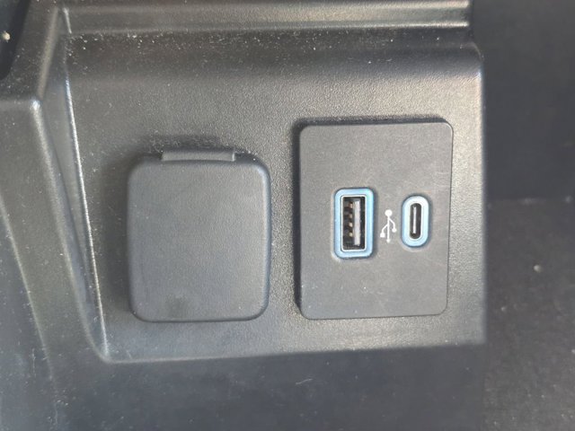 2023 Ford Explorer XLT Image 27 of 31