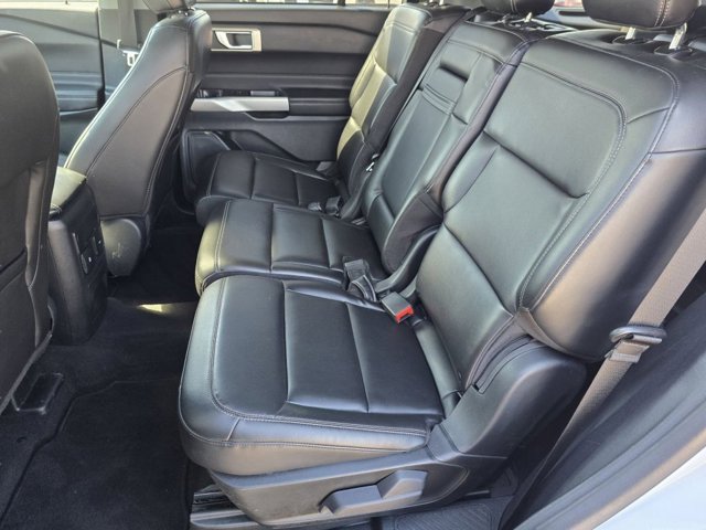 2023 Ford Explorer XLT Image 12 of 31