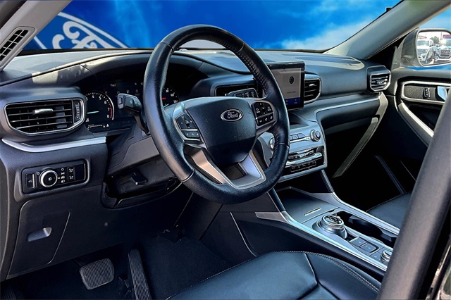 2023 Ford Explorer XLT Image 16 of 30