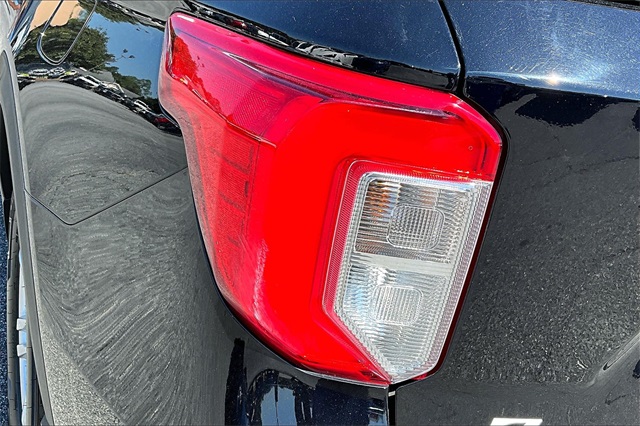 2023 Ford Explorer XLT Image 27 of 30