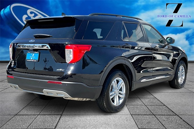2023 Ford Explorer XLT Image 4 of 30