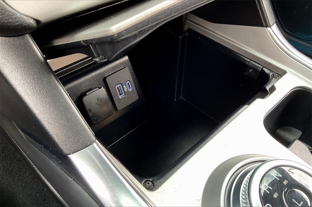 Vehicle image 24 of 25