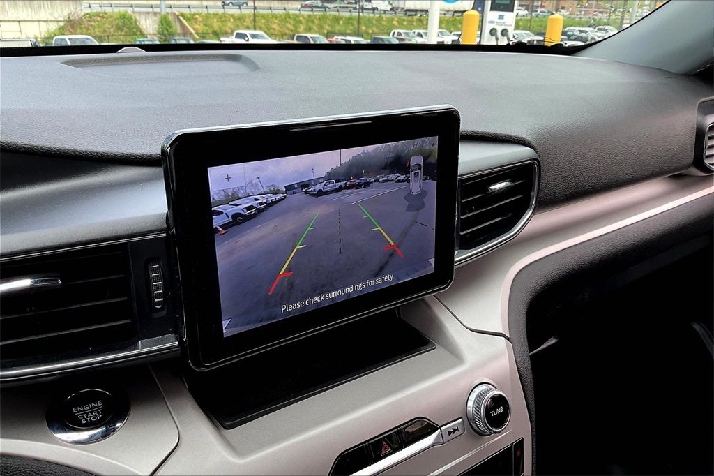 Vehicle image 15 of 25