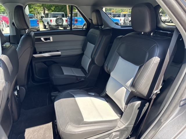 2023 Ford Explorer XLT Image 29 of 47