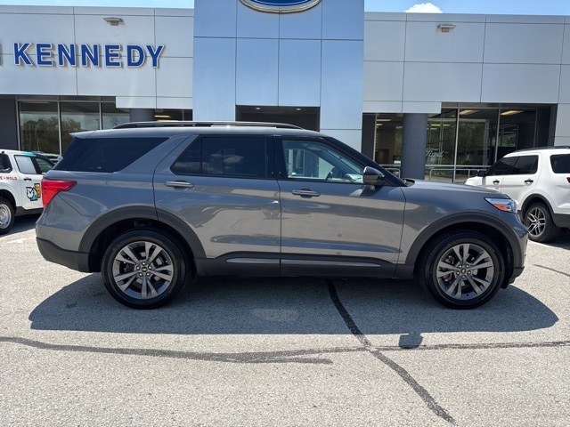2023 Ford Explorer XLT Image 8 of 47