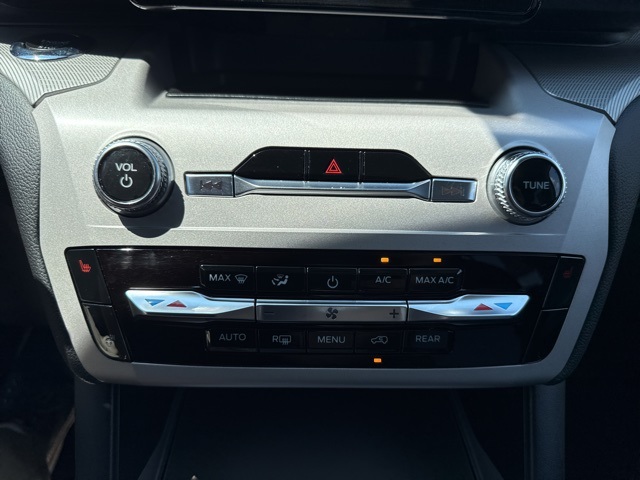 2023 Ford Explorer XLT Image 43 of 47