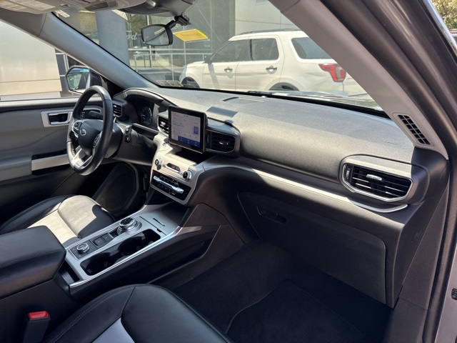 2023 Ford Explorer XLT Image 35 of 47