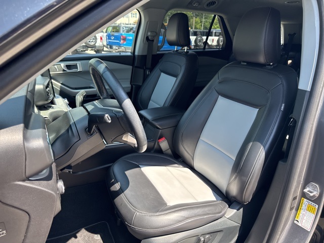 2023 Ford Explorer XLT Image 26 of 47