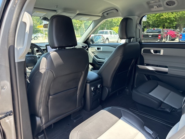 2023 Ford Explorer XLT Image 31 of 47
