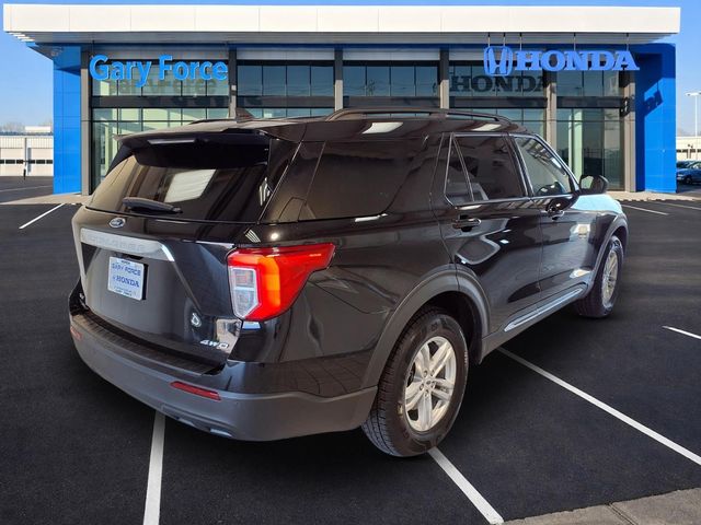 2023 Ford Explorer XLT Image 3 of 28