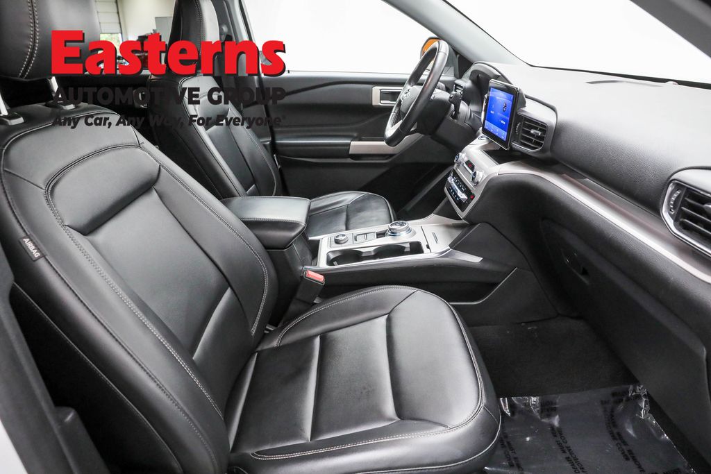 2023 Ford Explorer XLT Image 47 of 64