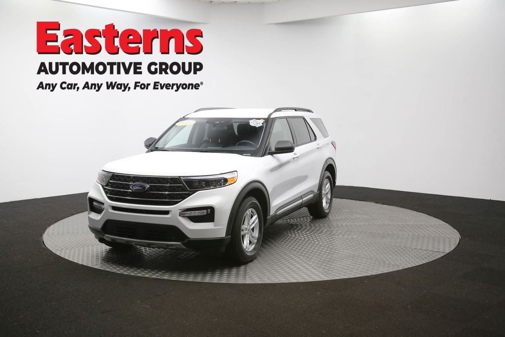 2023 Ford Explorer XLT Image 4 of 64