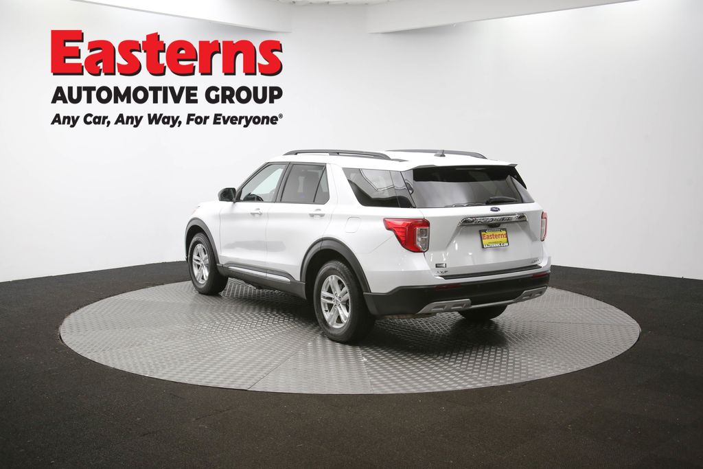 2023 Ford Explorer XLT Image 32 of 64