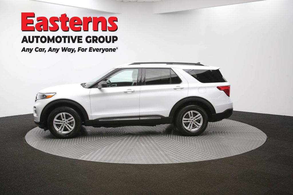 2023 Ford Explorer XLT Image 34 of 64