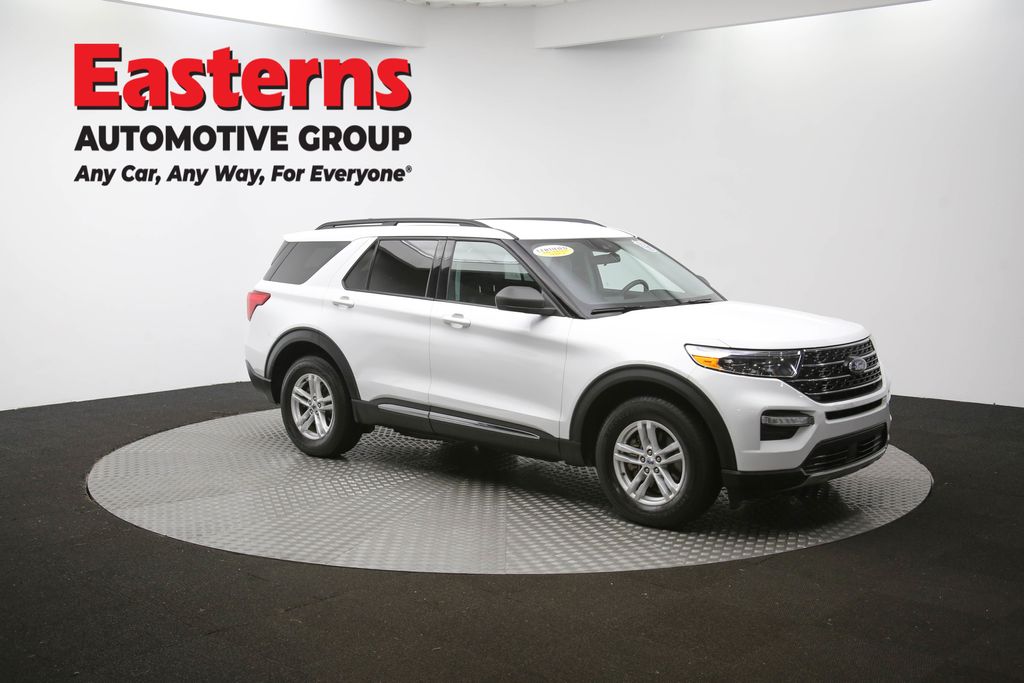 2023 Ford Explorer XLT Image 13 of 64