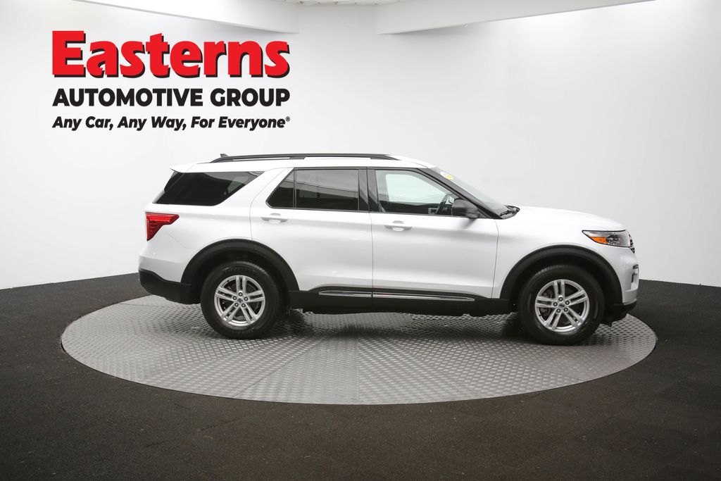 2023 Ford Explorer XLT Image 18 of 64