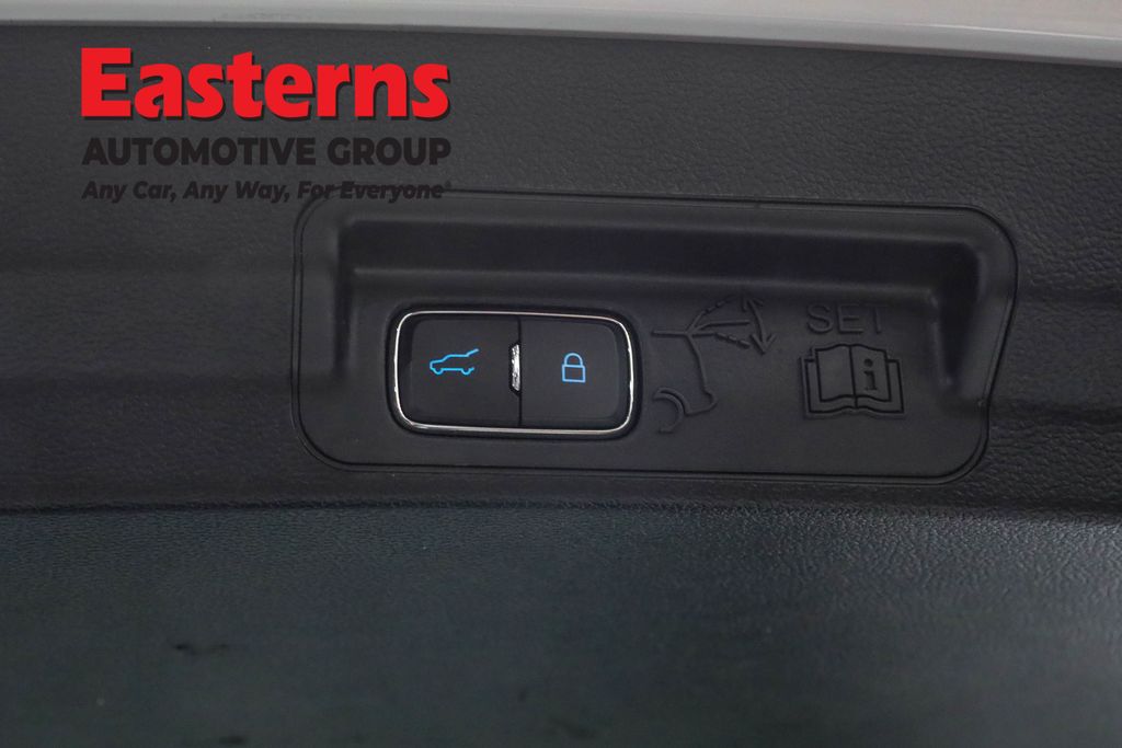 2023 Ford Explorer XLT Image 63 of 64