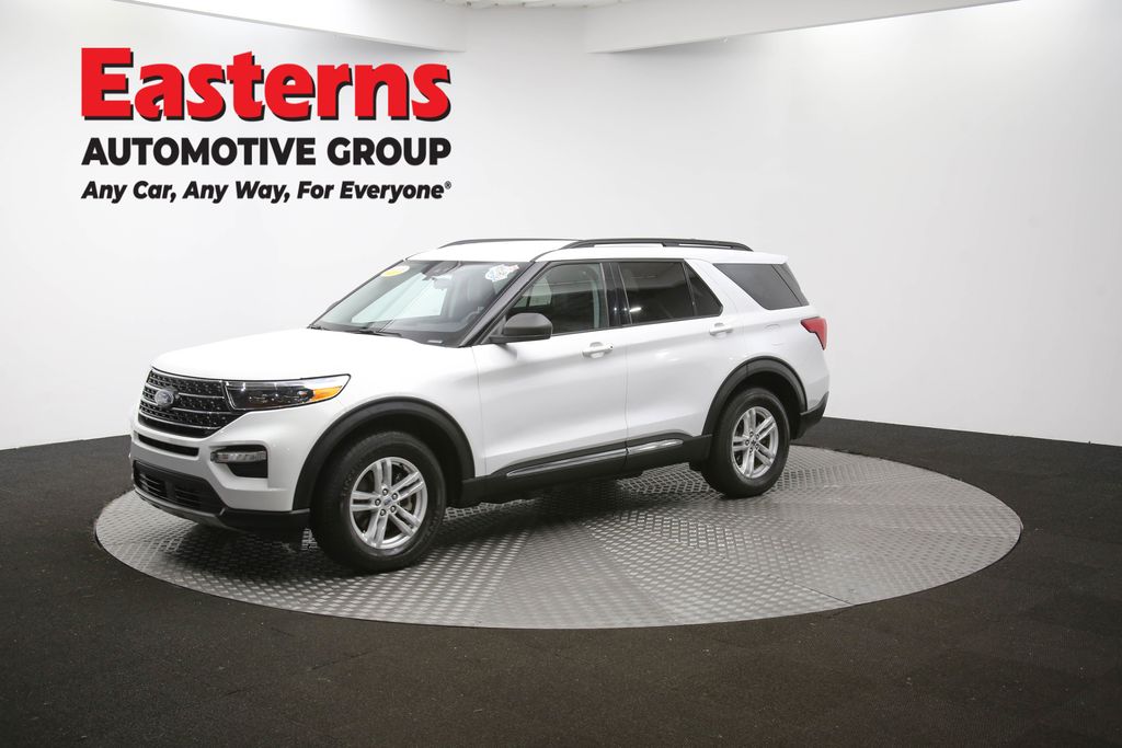 2023 Ford Explorer XLT Image 6 of 64