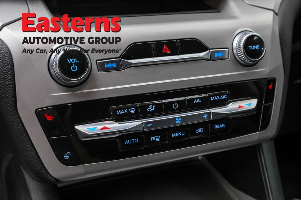 2023 Ford Explorer XLT Image 51 of 64