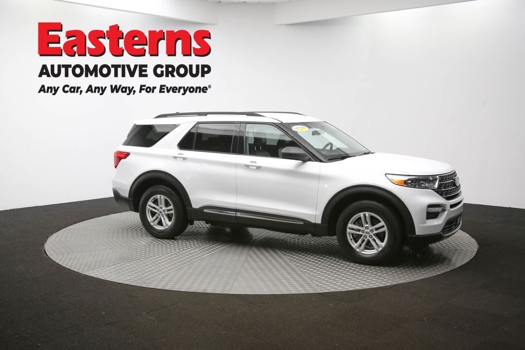 2023 Ford Explorer XLT Image 9 of 64