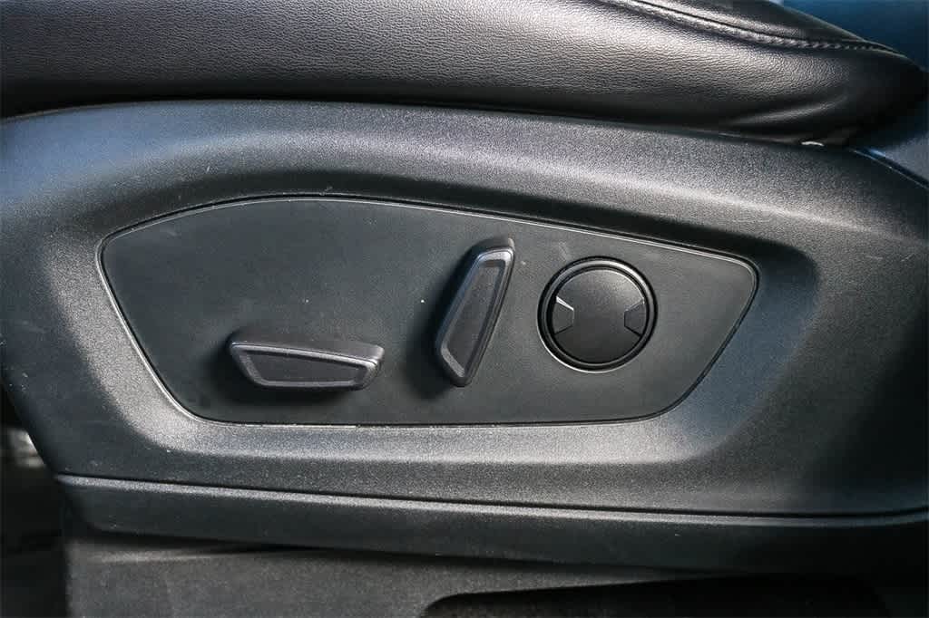 2023 Ford Explorer XLT Image 25 of 30