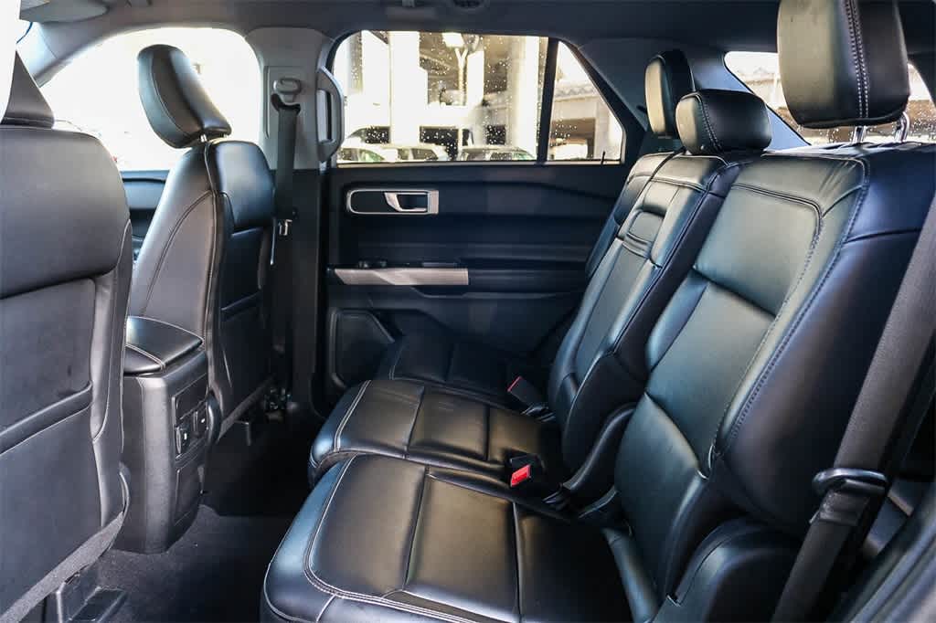 2023 Ford Explorer XLT Image 12 of 30