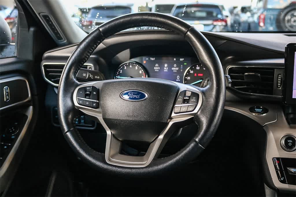 2023 Ford Explorer XLT Image 18 of 30