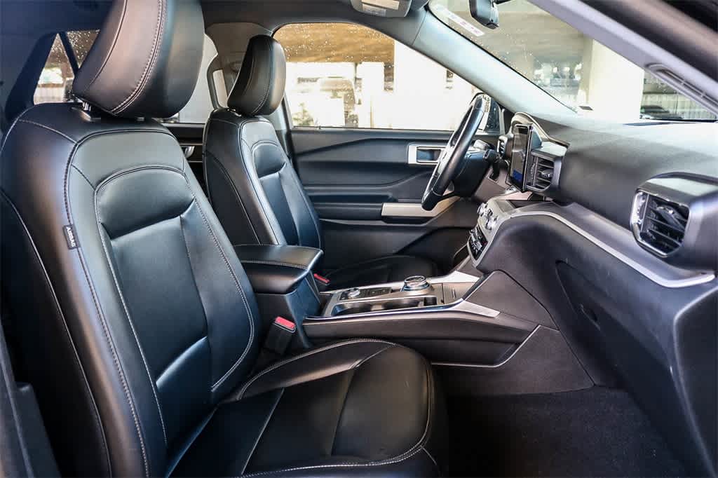 2023 Ford Explorer XLT Image 13 of 30
