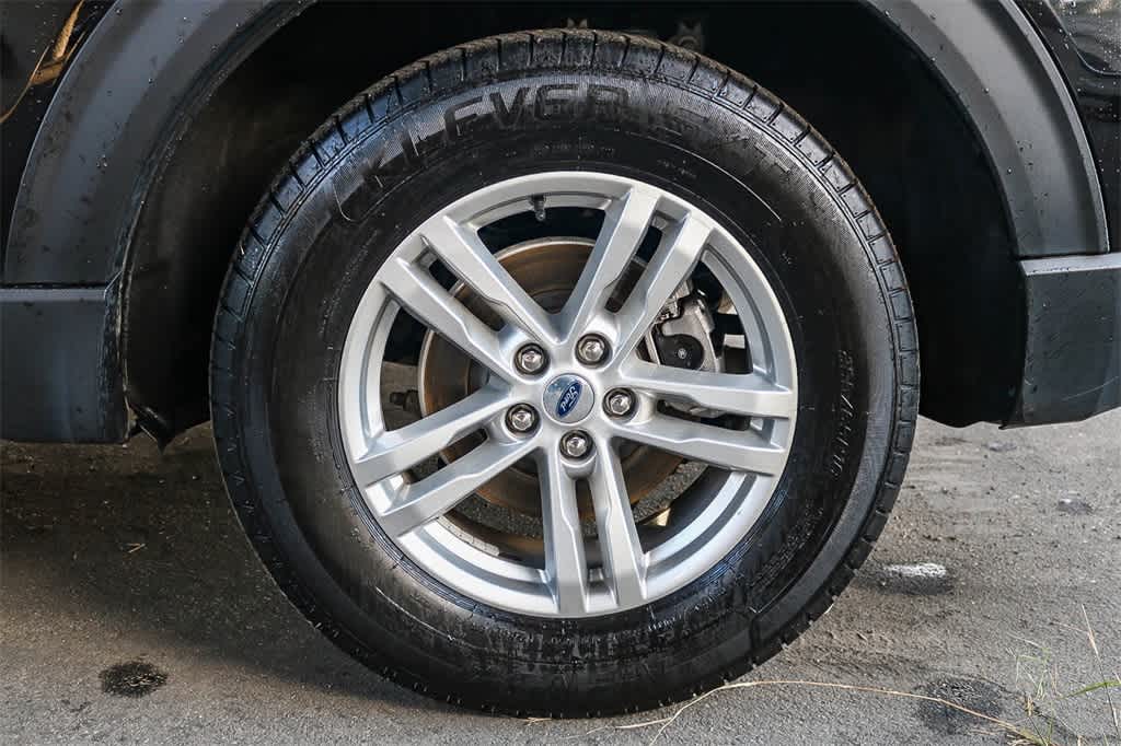 2023 Ford Explorer XLT Image 8 of 30