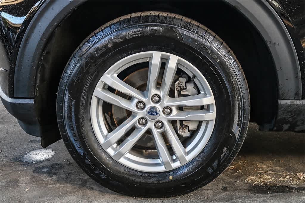 2023 Ford Explorer XLT Image 7 of 30