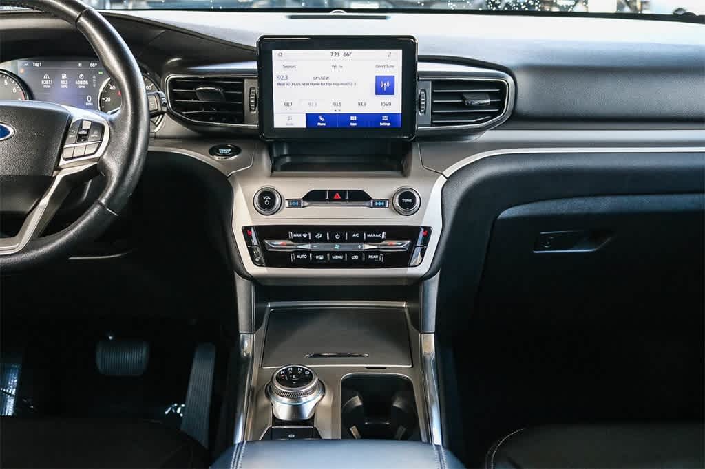 2023 Ford Explorer XLT Image 17 of 30
