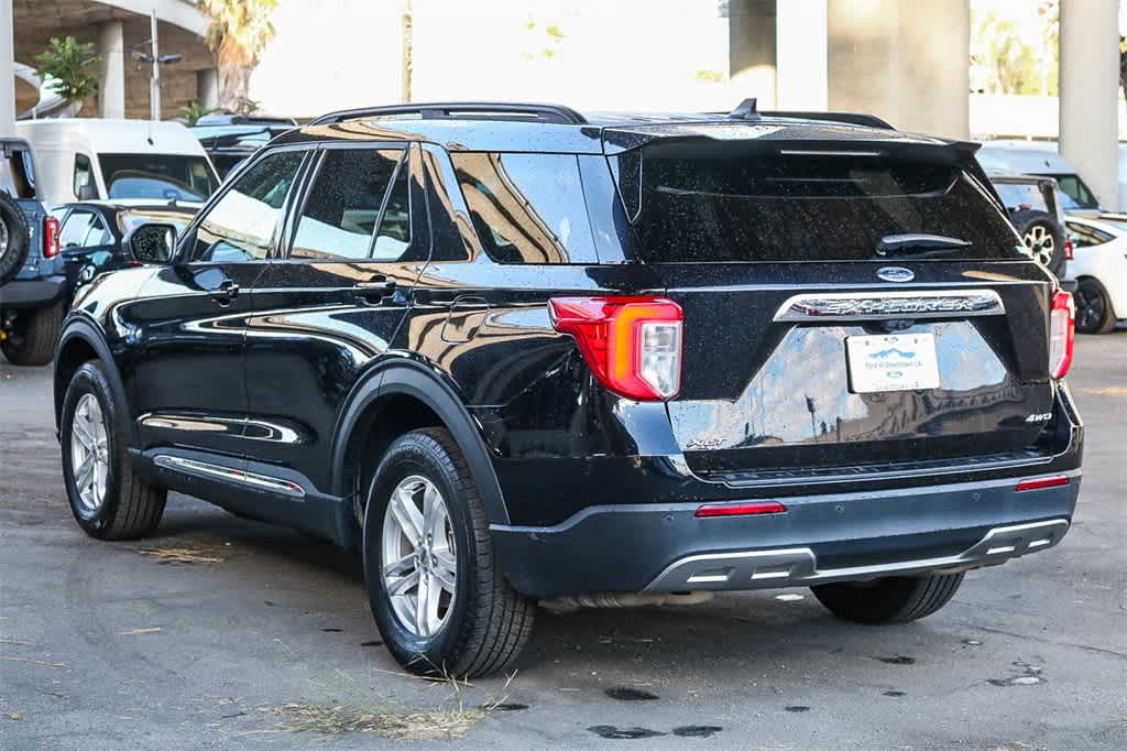 2023 Ford Explorer XLT Image 5 of 30