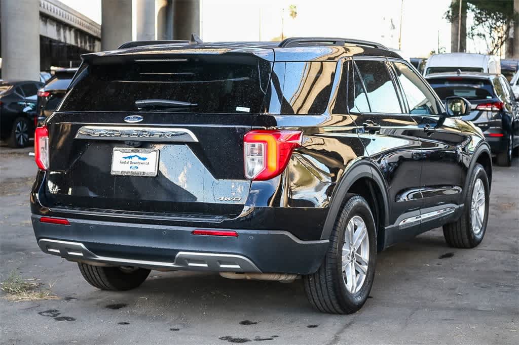 2023 Ford Explorer XLT Image 4 of 30