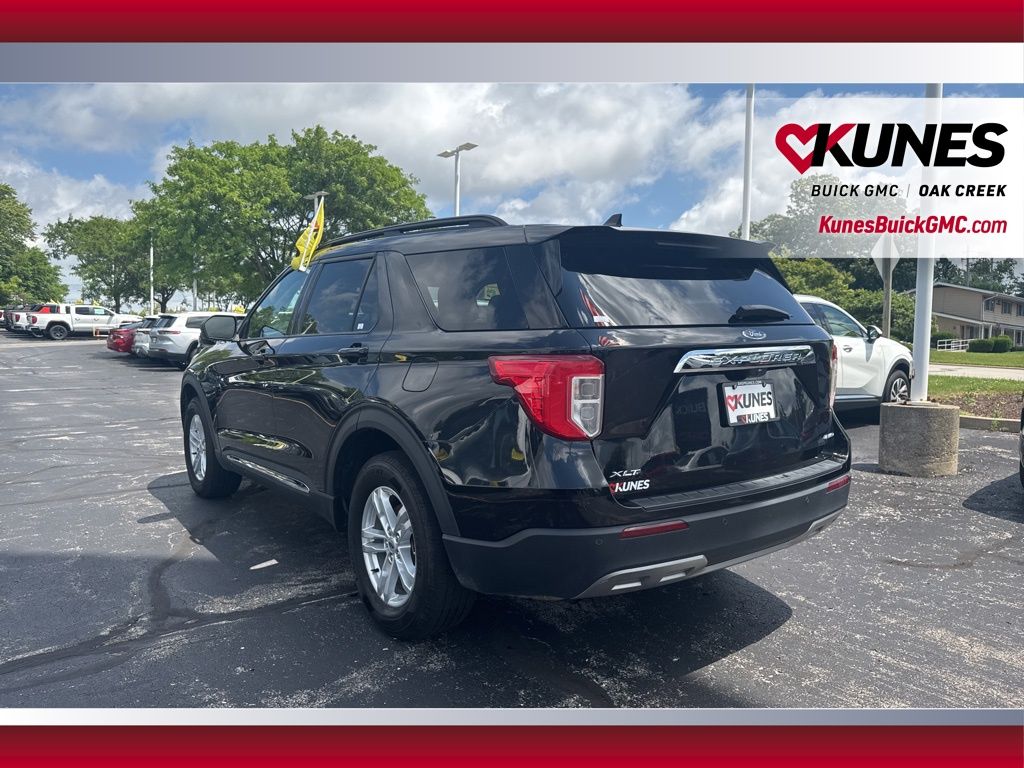 2023 Ford Explorer XLT Image 8 of 44