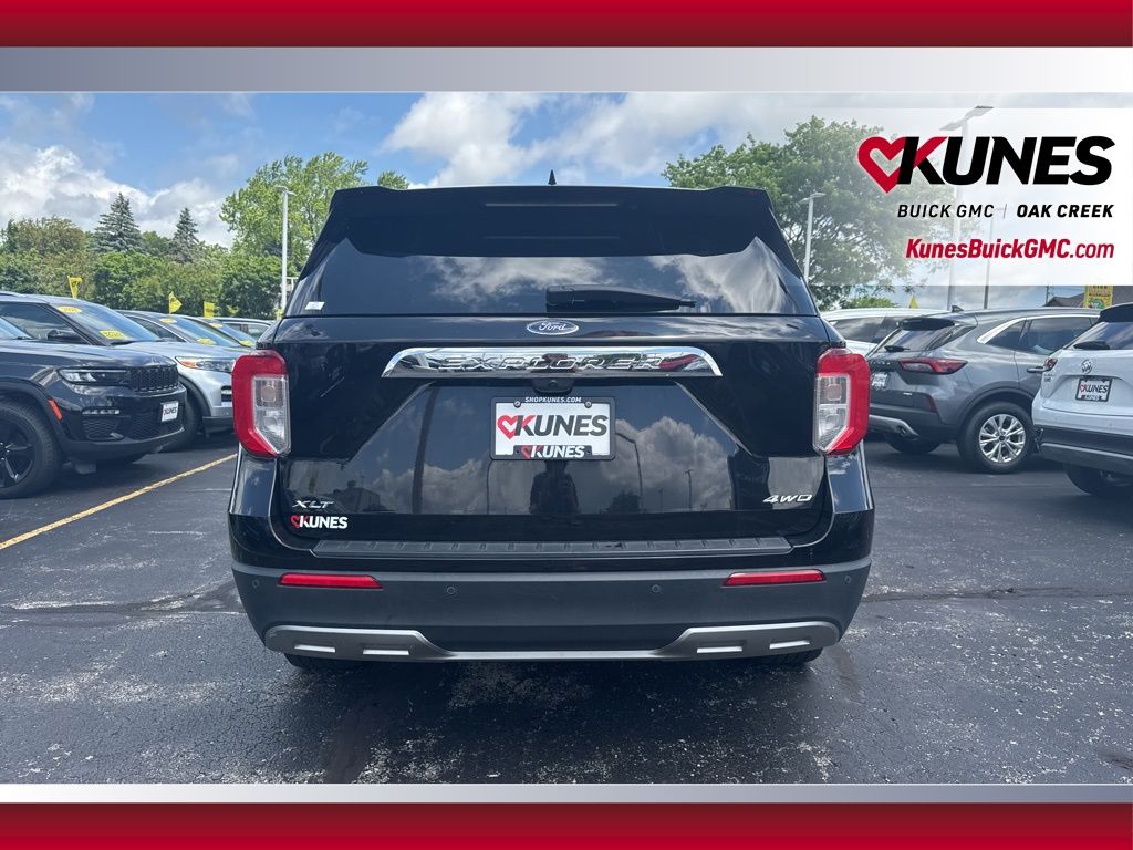2023 Ford Explorer XLT Image 9 of 44