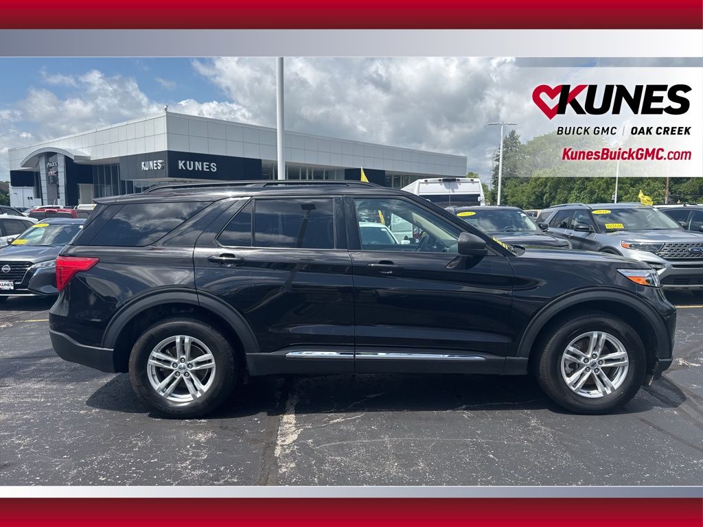 2023 Ford Explorer XLT Image 5 of 44