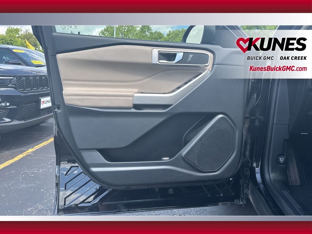 2023 Ford Explorer XLT Image 43 of 44