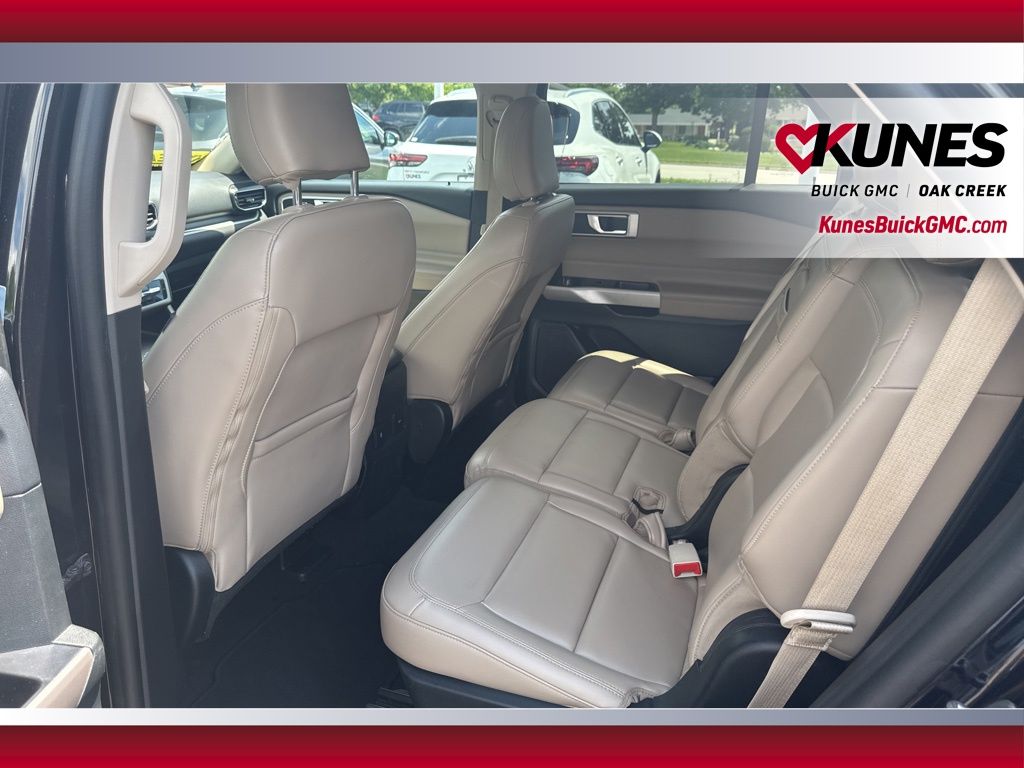 2023 Ford Explorer XLT Image 15 of 44