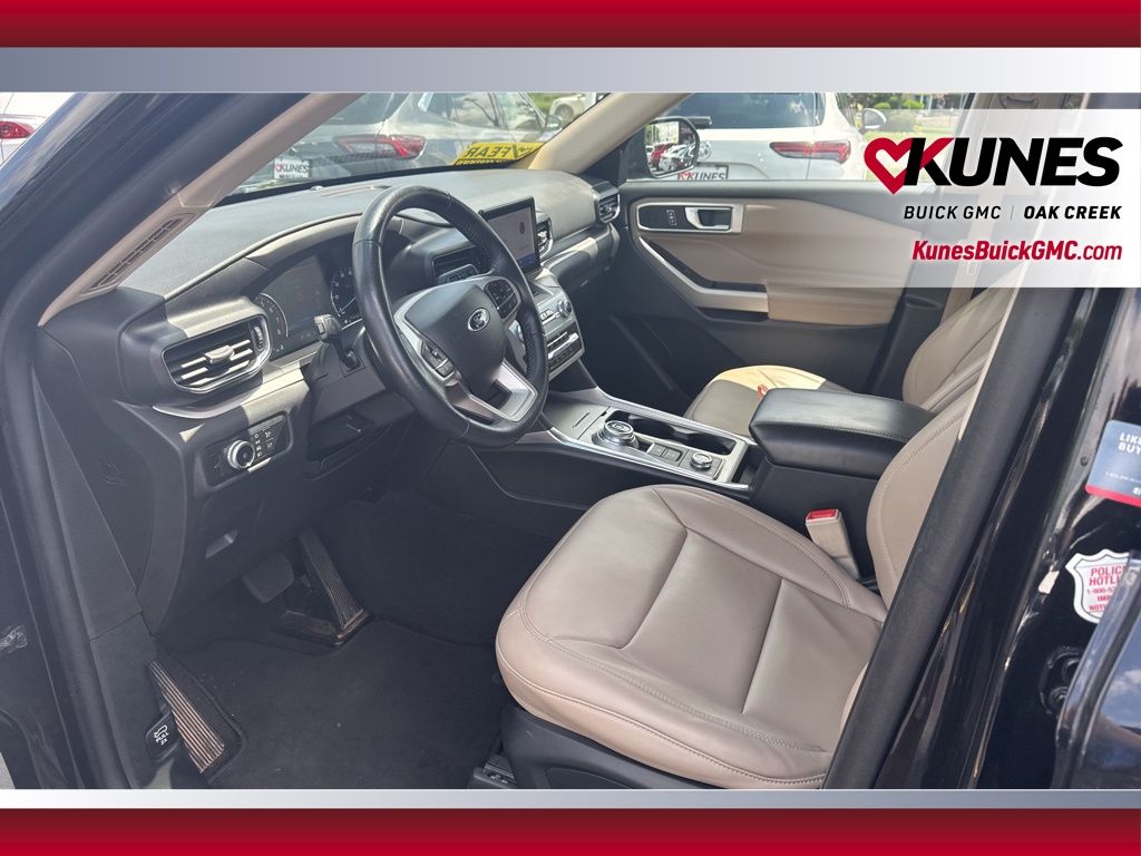 2023 Ford Explorer XLT Image 21 of 44