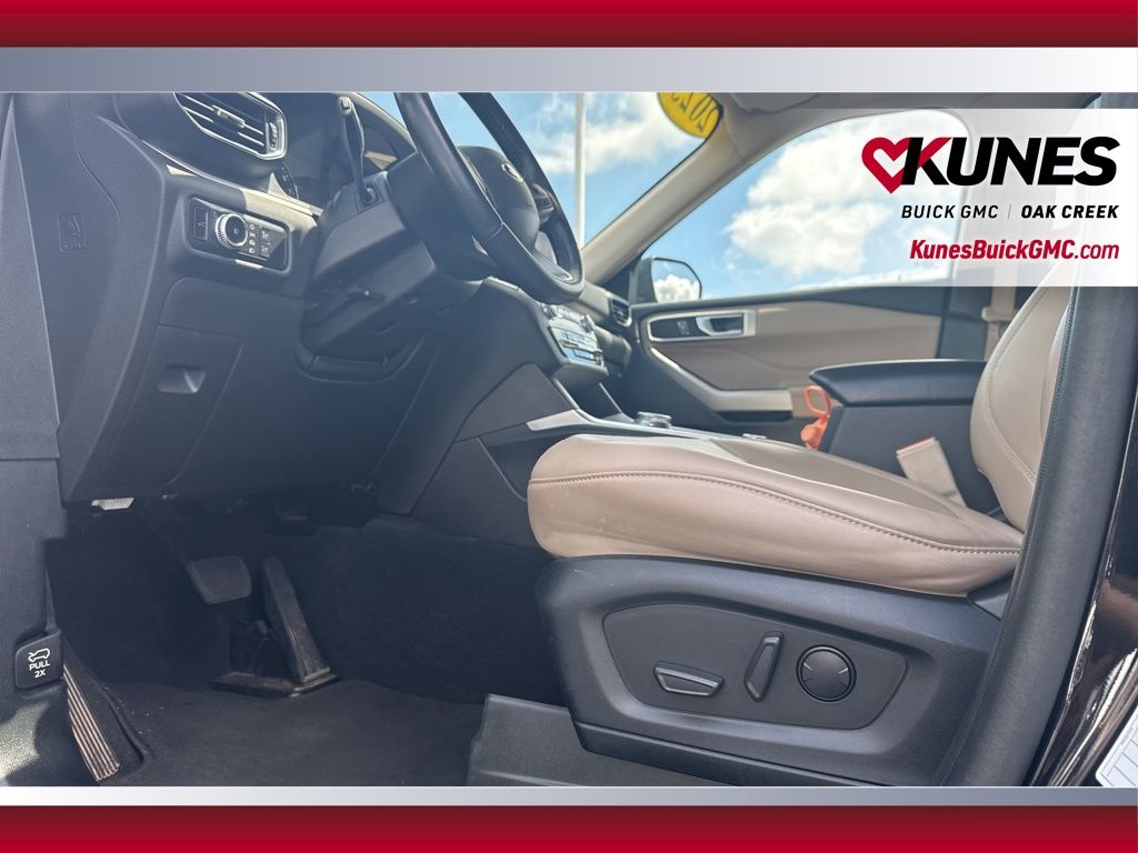 2023 Ford Explorer XLT Image 37 of 44
