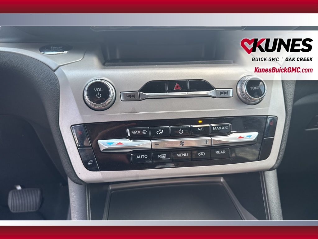 2023 Ford Explorer XLT Image 44 of 44