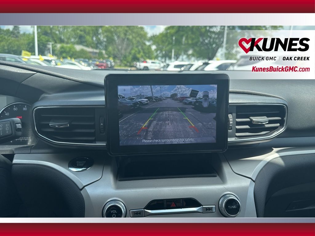 2023 Ford Explorer XLT Image 26 of 44