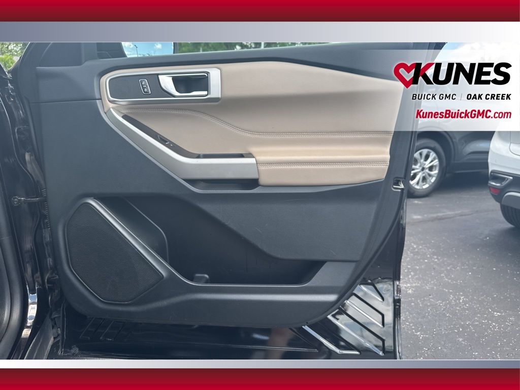 2023 Ford Explorer XLT Image 29 of 44