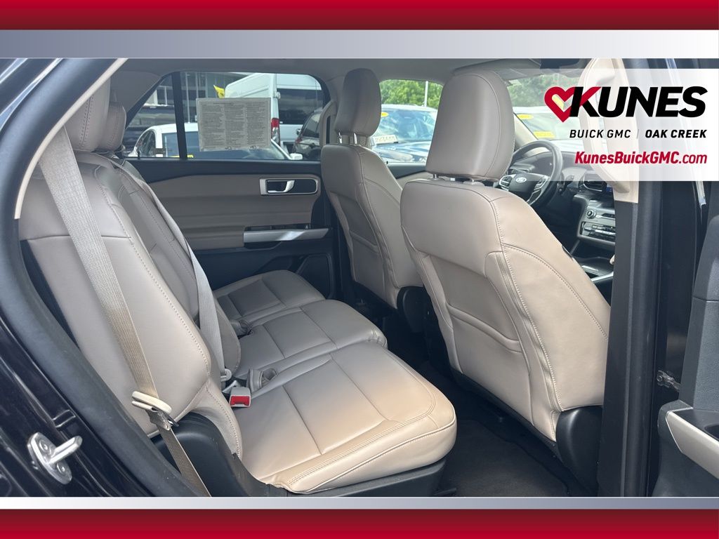 2023 Ford Explorer XLT Image 14 of 44