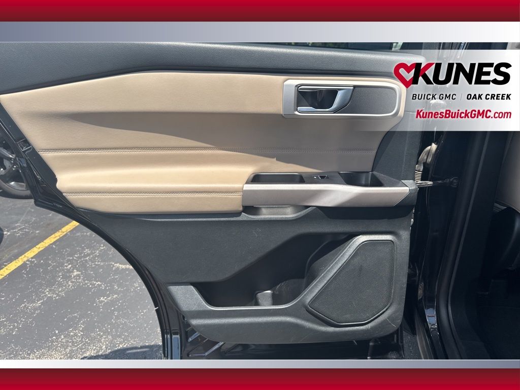 2023 Ford Explorer XLT Image 28 of 44