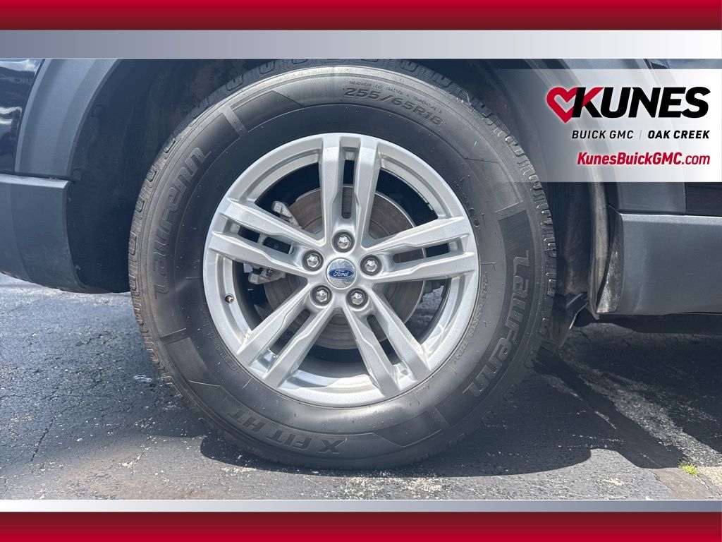 2023 Ford Explorer XLT Image 11 of 44