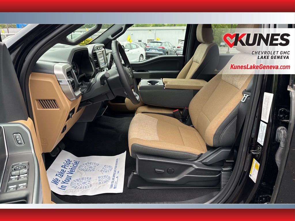 Vehicle image 13 of 46
