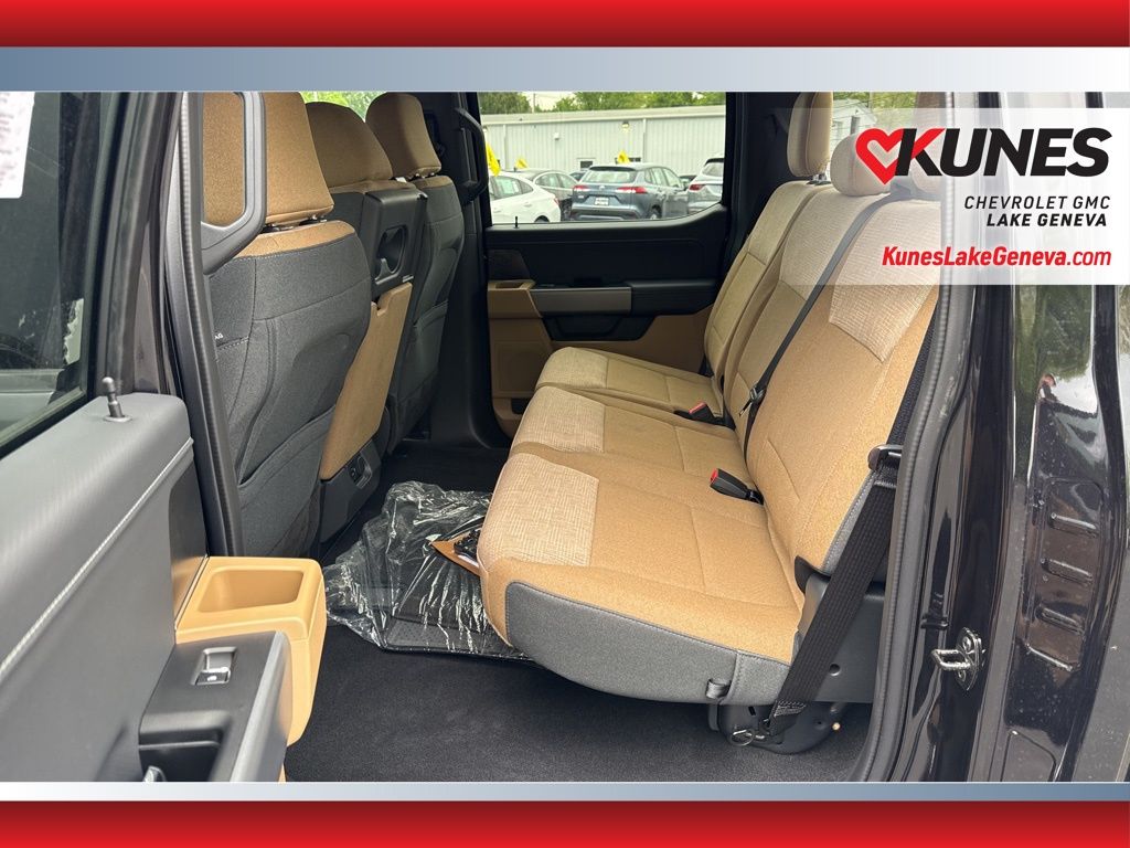 Vehicle image 15 of 46