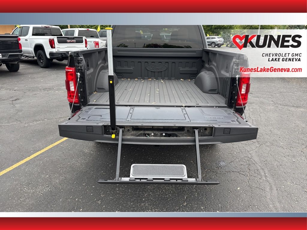 Vehicle image 24 of 46