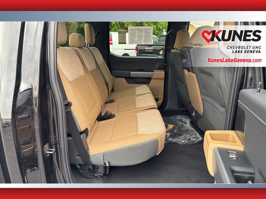 Vehicle image 18 of 46